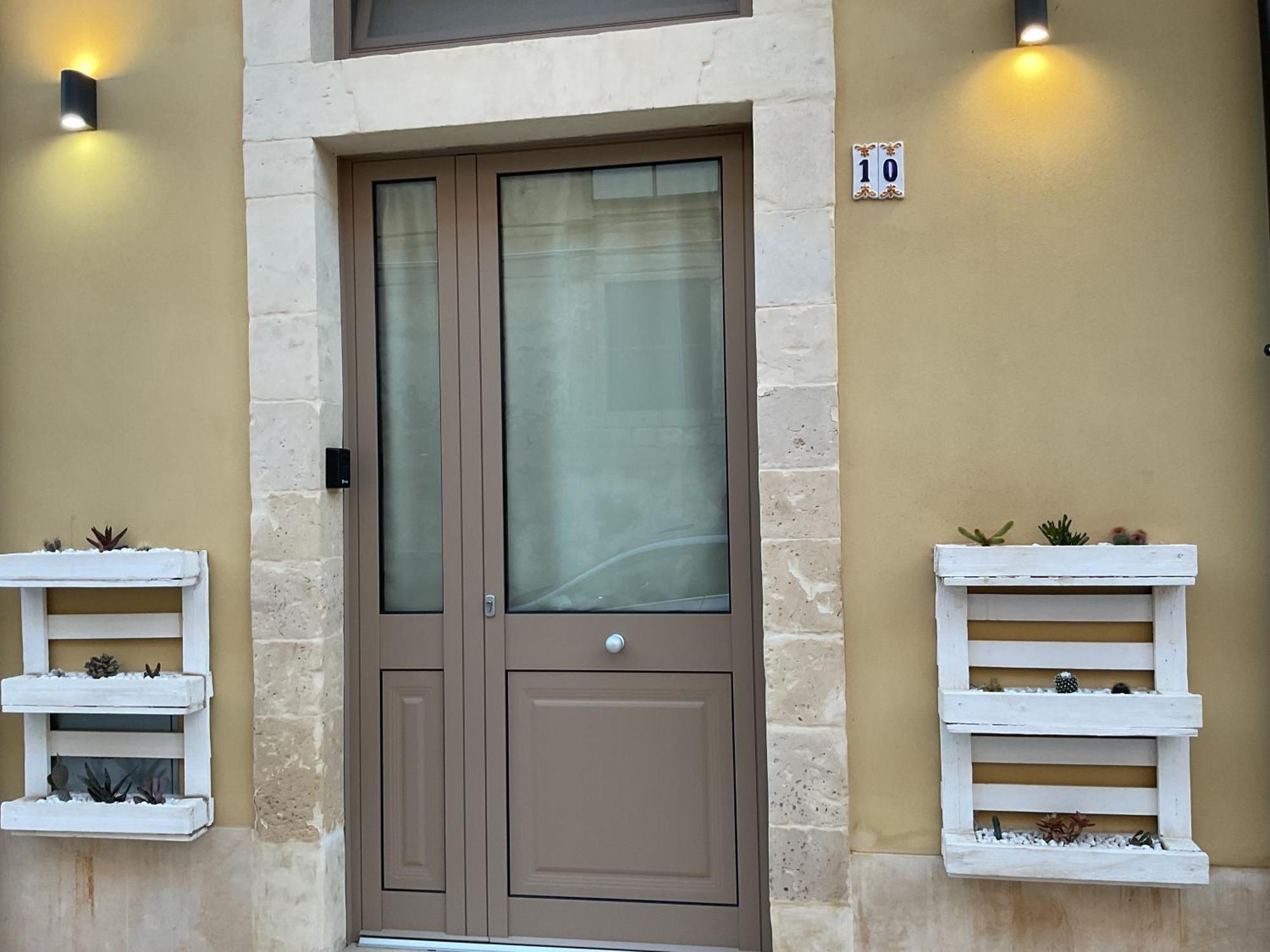 Rossaroll Holiday Houses Noto Exterior photo